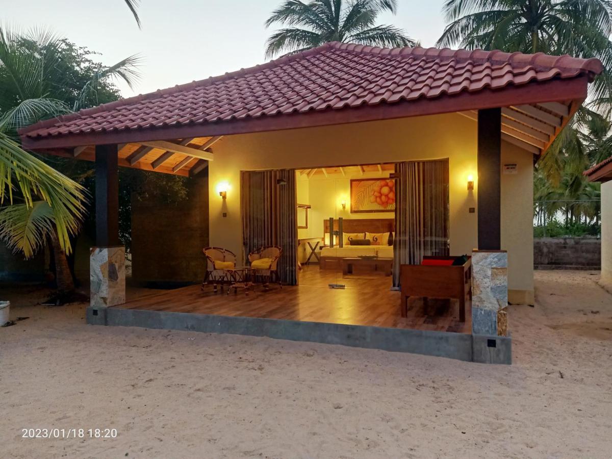 Blue Waves Kite Surfing Beach Resort 卡尔皮蒂耶 外观 照片