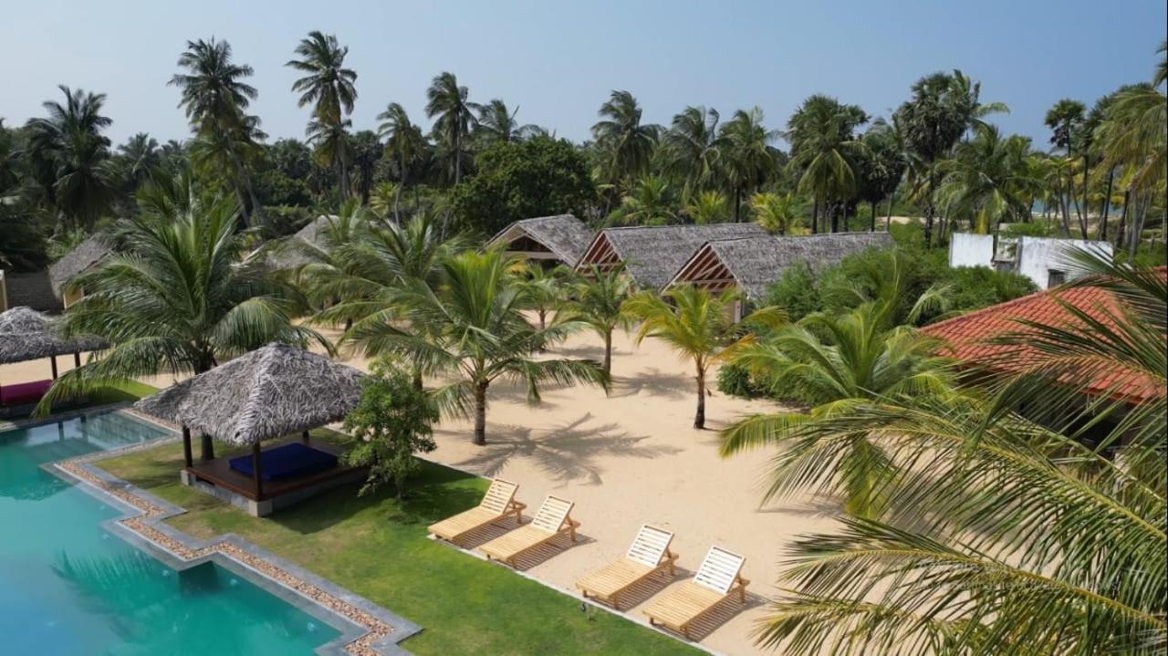 Blue Waves Kite Surfing Beach Resort 卡尔皮蒂耶 外观 照片